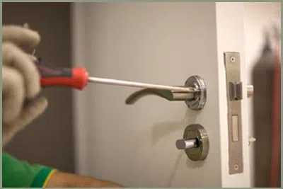 Locksmith Solution Services Bedford, TX 817-357-4960 - 68-44-8